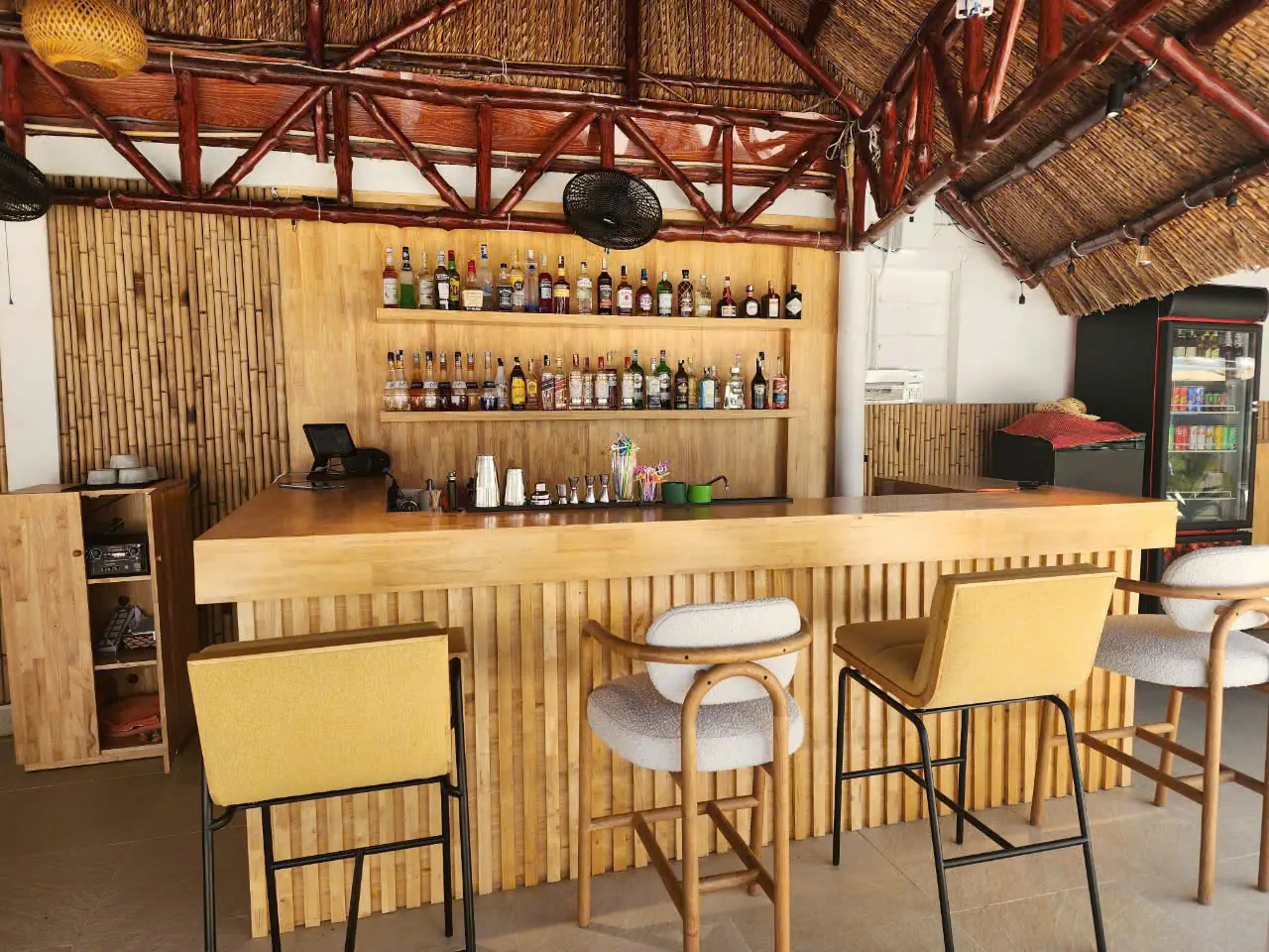 MANA MUINE BEACH RESORT
