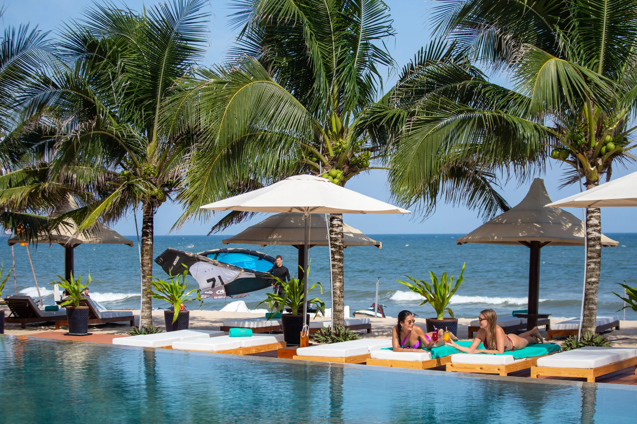 MANA MUINE BEACH RESORT