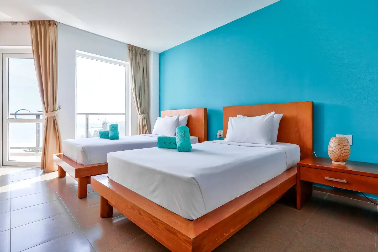 MANA MUINE BEACH RESORT