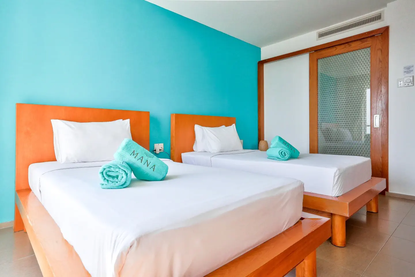 MANA MUINE BEACH RESORT