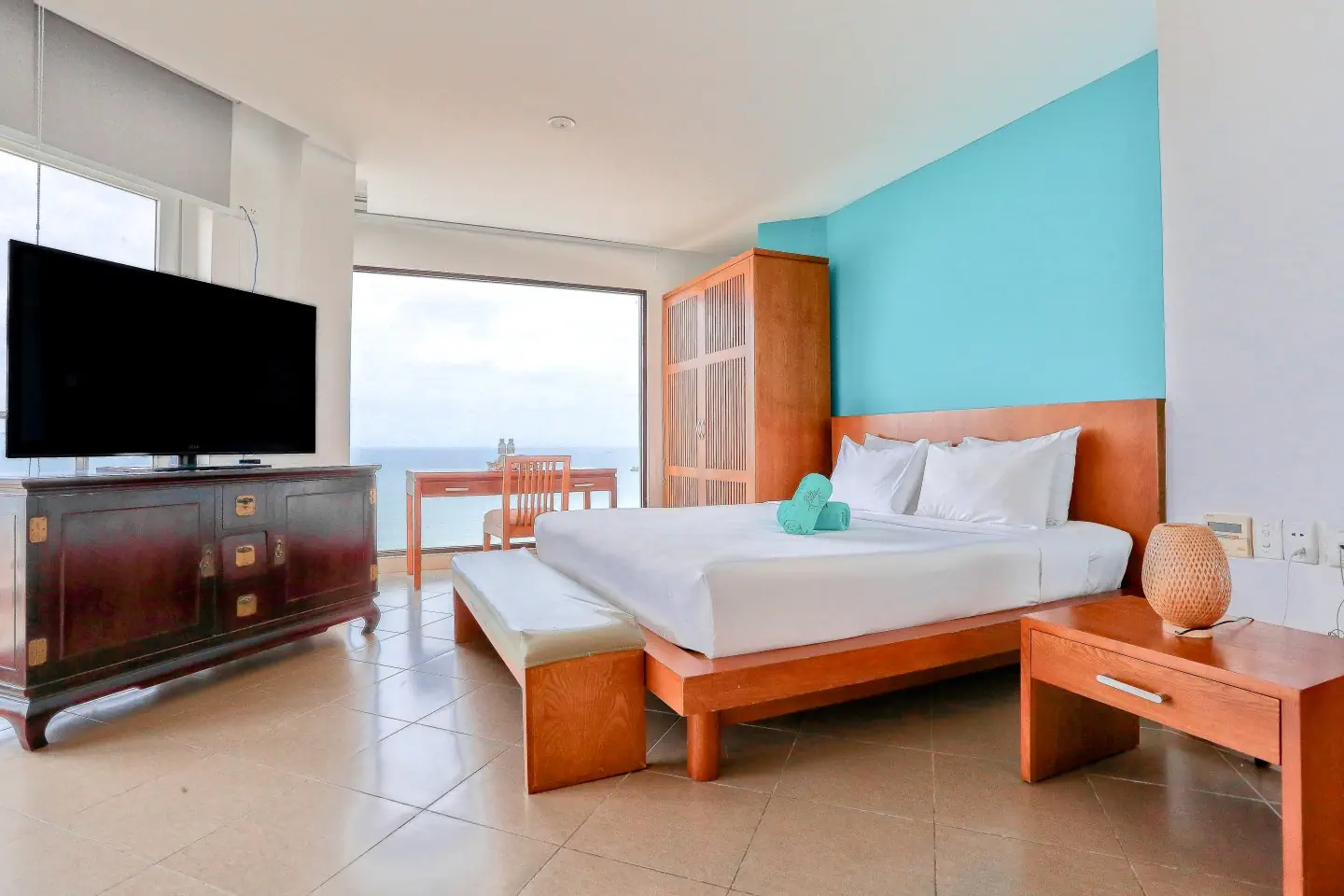 MANA MUINE BEACH RESORT