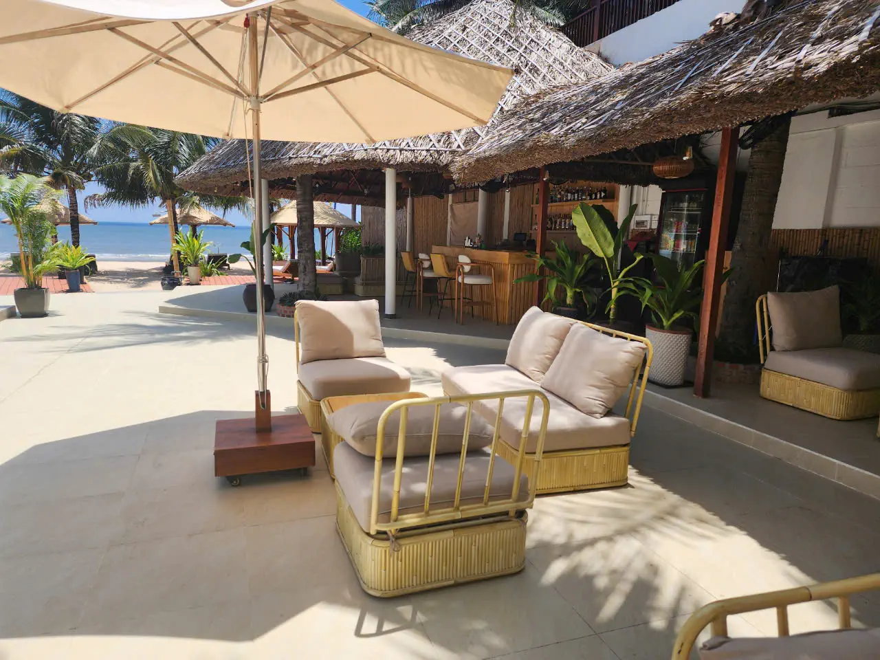 MANA MUINE BEACH RESORT