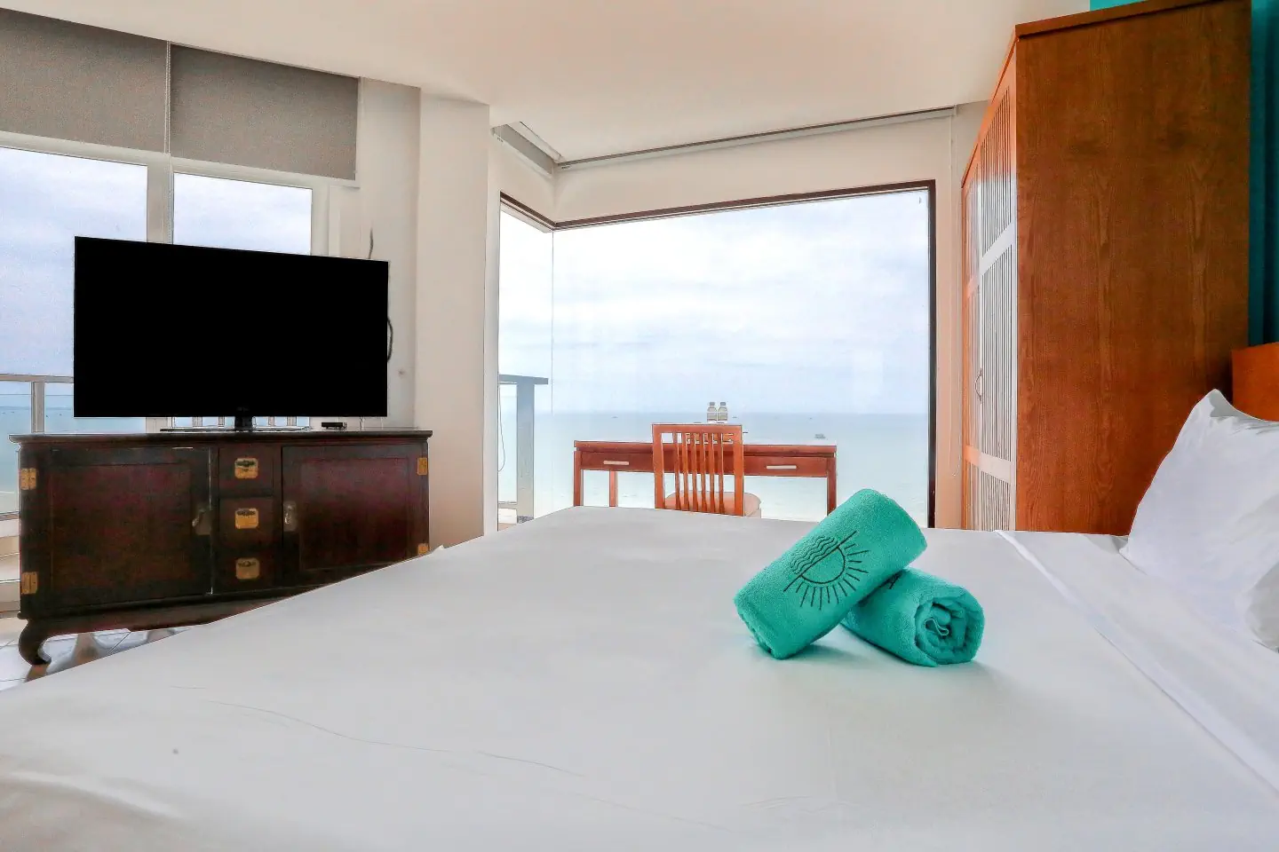 MANA MUINE BEACH RESORT