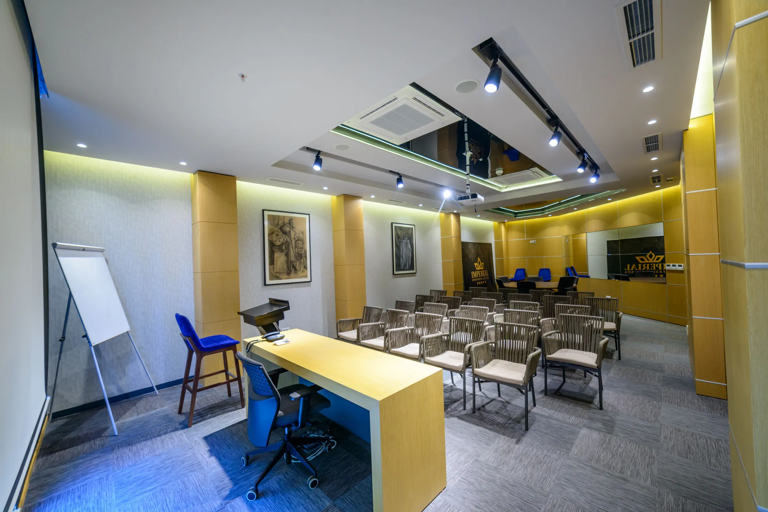 HOTEL IMPERIAL CONFERENCE & SPA