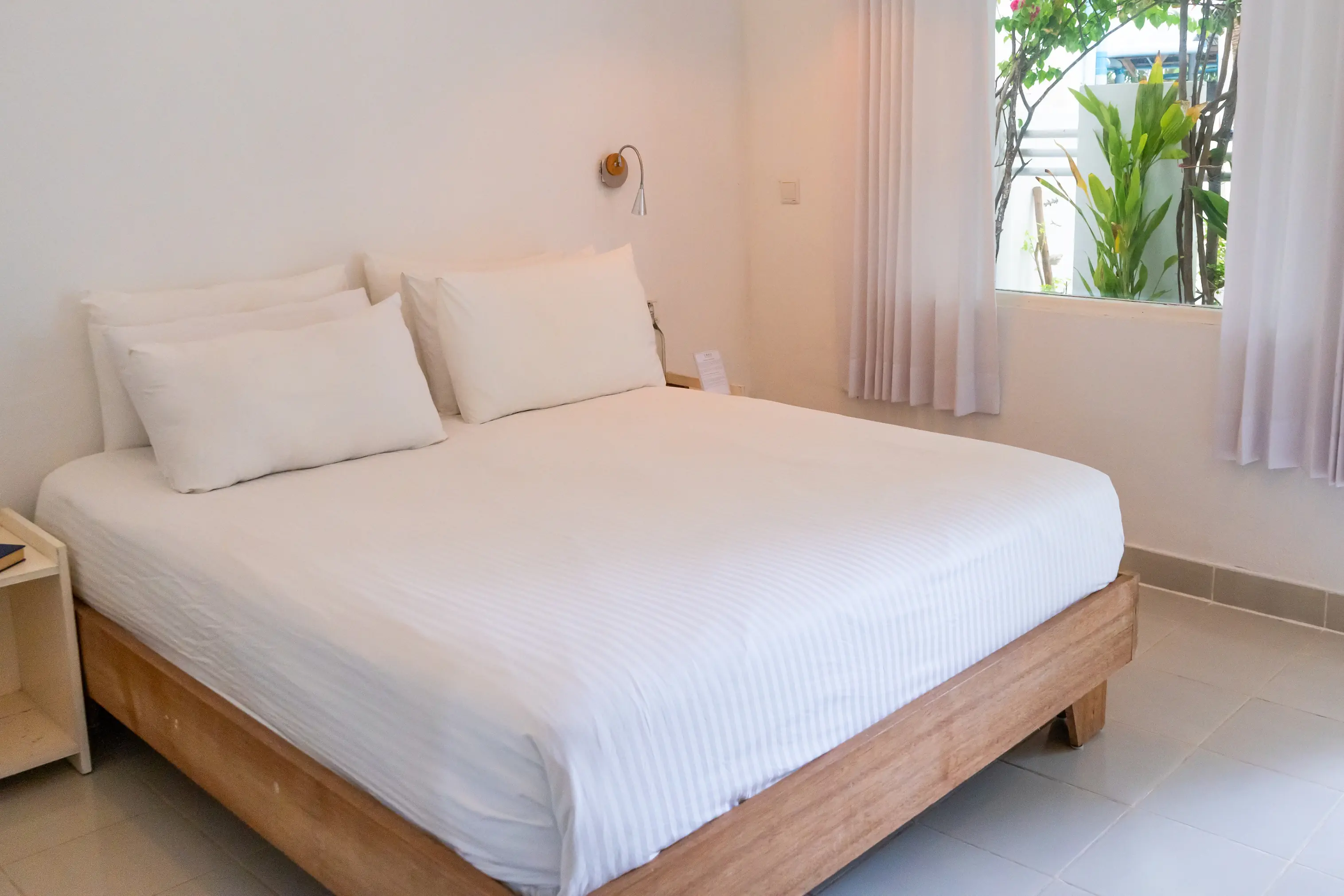 VAALI ISLAND ESCAPES & DIVE, FELIDHOO