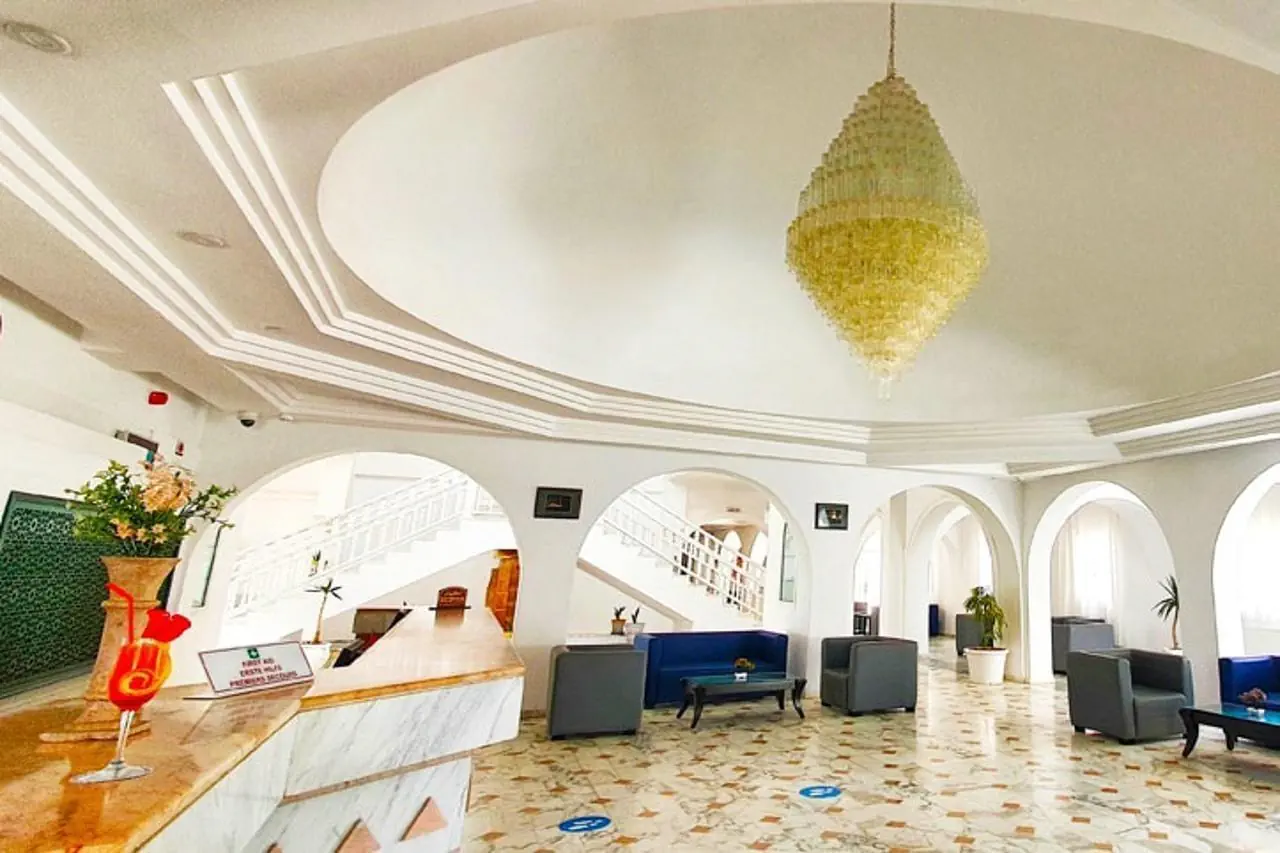 HOTEL ZENON